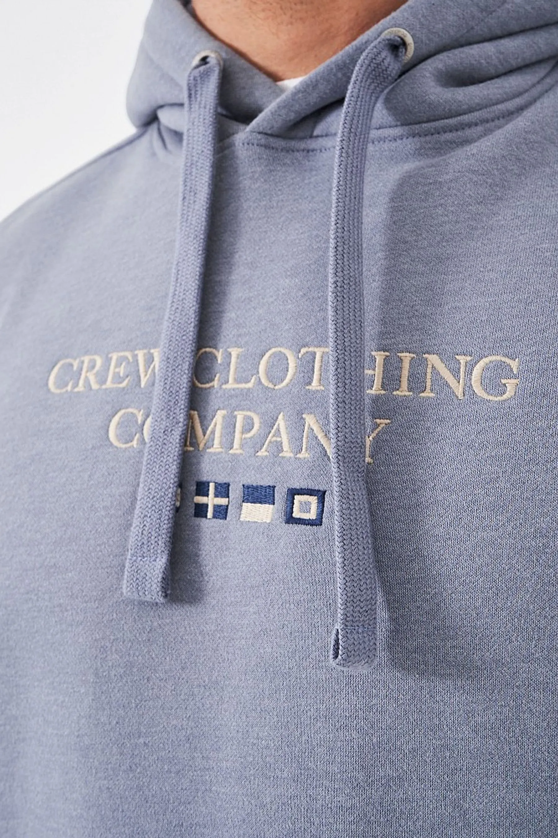 Crew Clothing - Felpa ricamata con cappuccio e bandiera