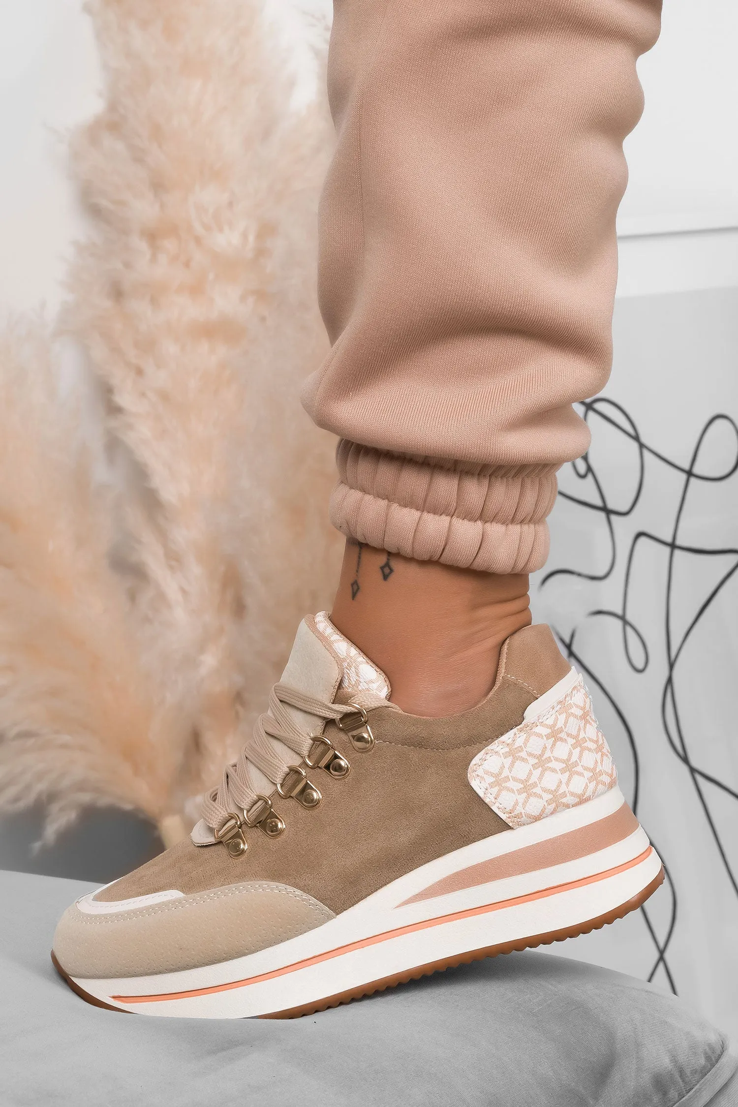 MARINA - Sneakers beige con lacci e suola alta