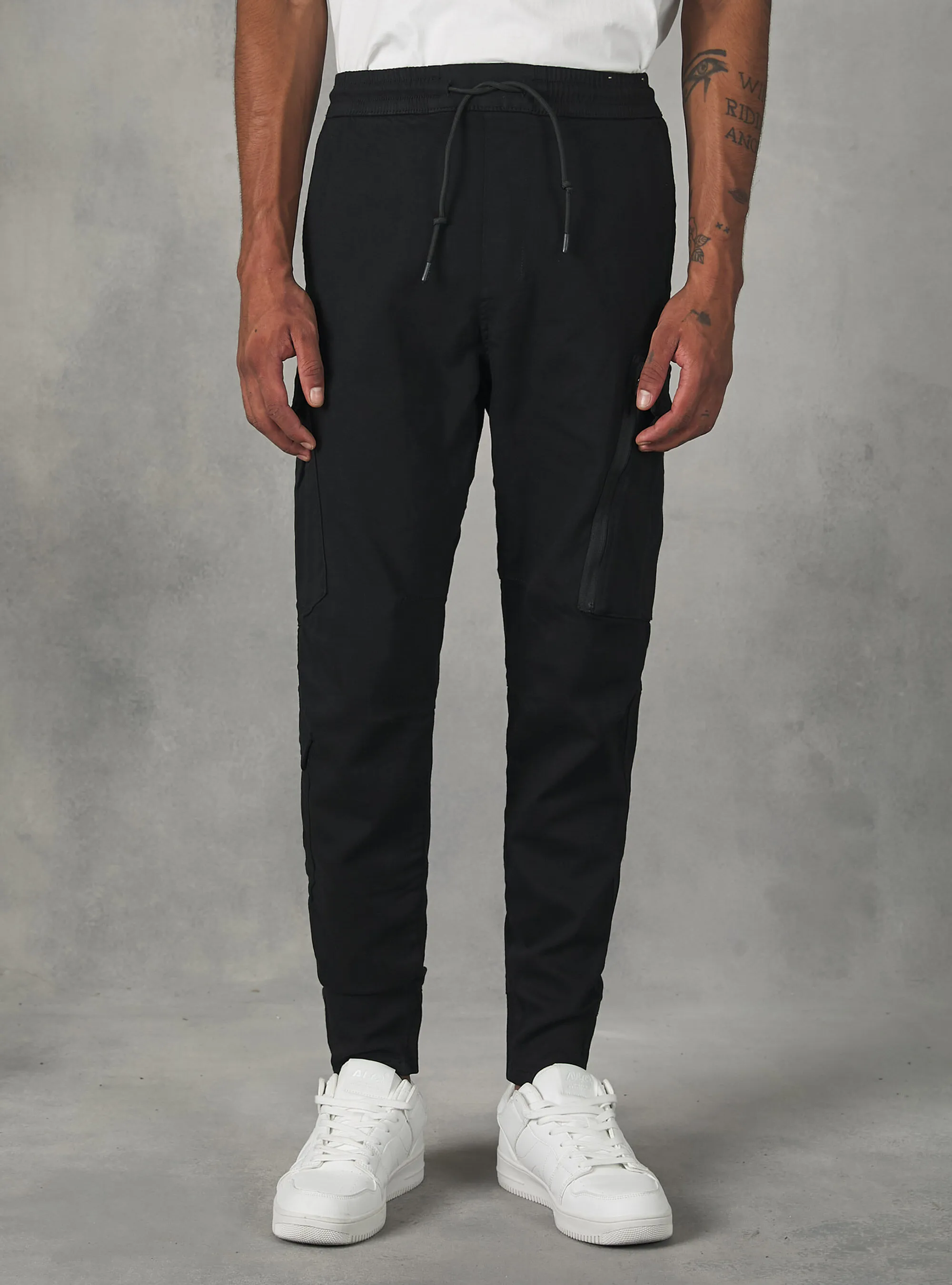 Pantaloni jogger con tasconi